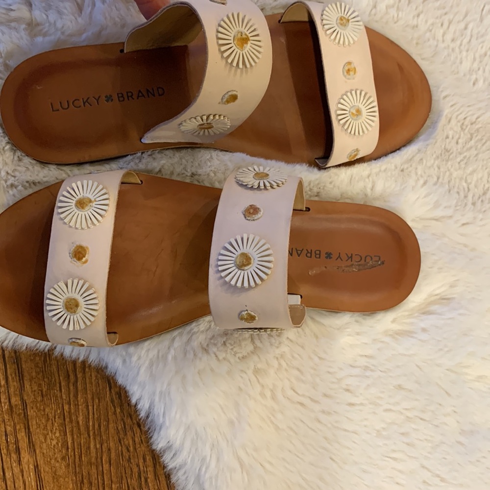Lucky sandals